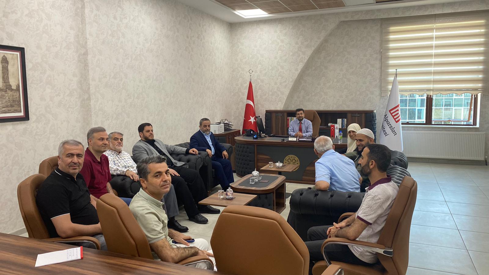 Within E+ ICM projects A delegation from the faculties of Osoul Eddin, Sharia and Law completes an exchange period at Mus Alparslan University in Turkey