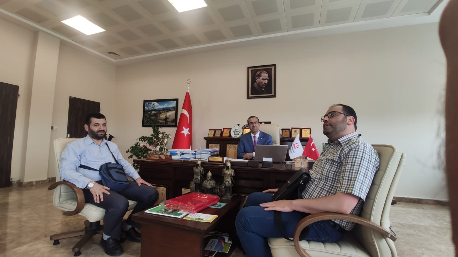 IUG Quality and Development Deanship delegation visits Müş Alparslan University in Turkey