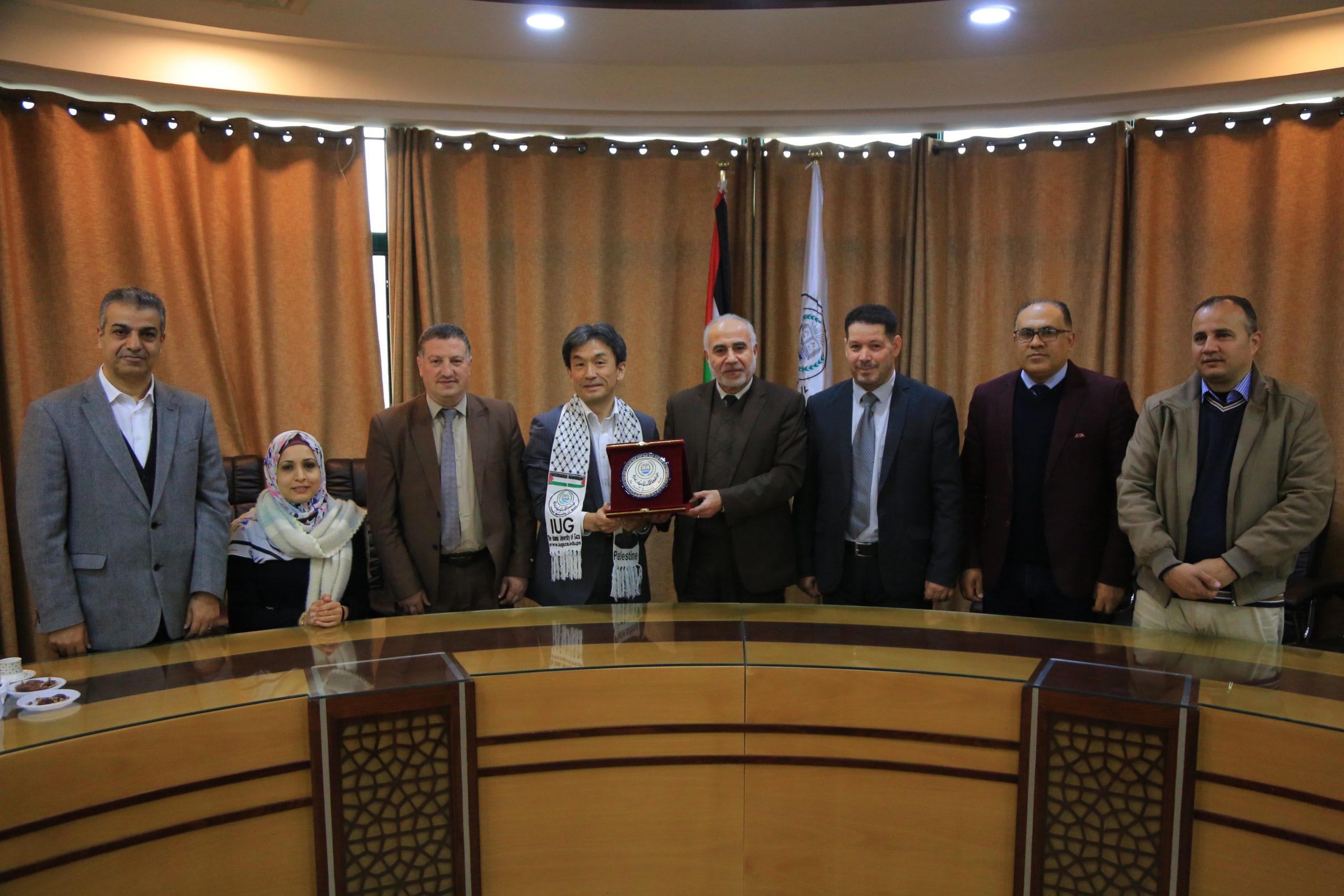 الخبير الياباني البروفيسور هيداكي شينودا يزور الجامعة الإسلامية