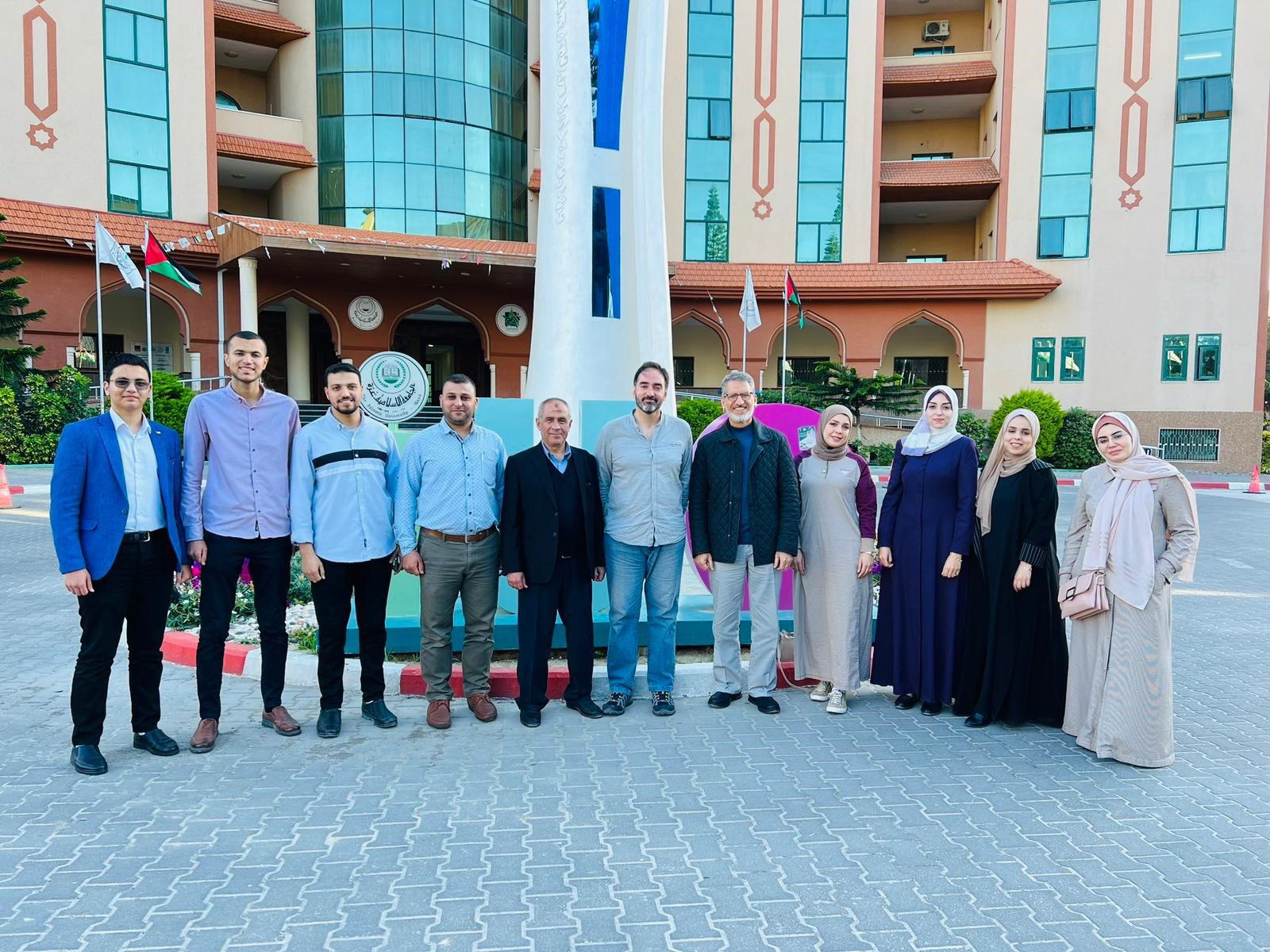 الجامعة الإسلامية تستضيف بروفيسور من جامعة غرناطة-إسبانيا